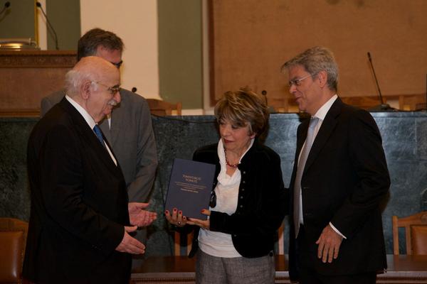 Tελετή επίδοσης του Τιμητικού Τόμου για τον Καθηγητή του Αριστοτελείου Πανεπιστημίου Θεσσαλονίκης, κ. Παναγιώτη Λαδά